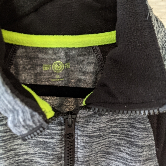 Pullover sweatshirt - Picture 2 of 3